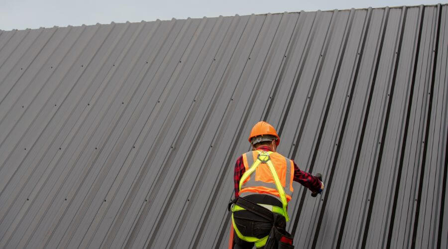 Professional metal roof installation services in Canoga Park, CA